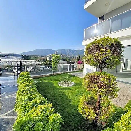 호텔 A Dreamy Luxury Two-bedroom With A Special View Of The Forest, Mountains And Sunset 알란야
